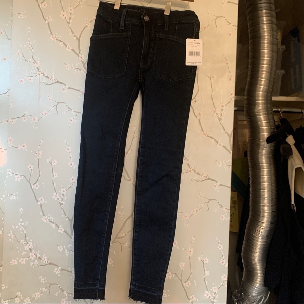 FREE People Ivy Midrise Skinny Jeans 24 frayed hem - Picture 6 of 10